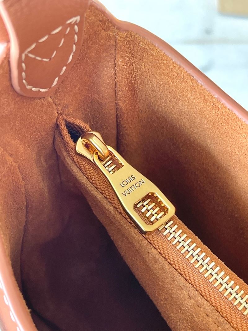 Louis Vuitton Hobo Bags